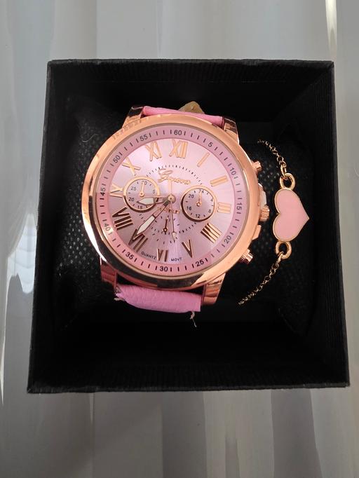 Buy & Sell Blackpool Town Centre Blackpool - Photos for Ladies watch & bracelet set NEW