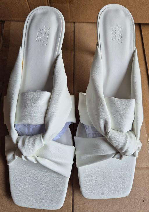 Buy & Sell Openshaw Manchester - Photos for JOANNA HOPE WHITE LADIES HEELS SANDALS