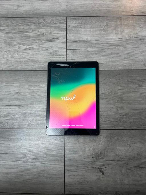 Buy & Sell East London Cann Hall - East London - Photos for iPad 6th Generation 32GB WIFI
