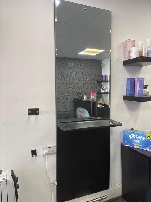 Buy & Sell East London Havering - Photos for Wall mirror for hairdressers