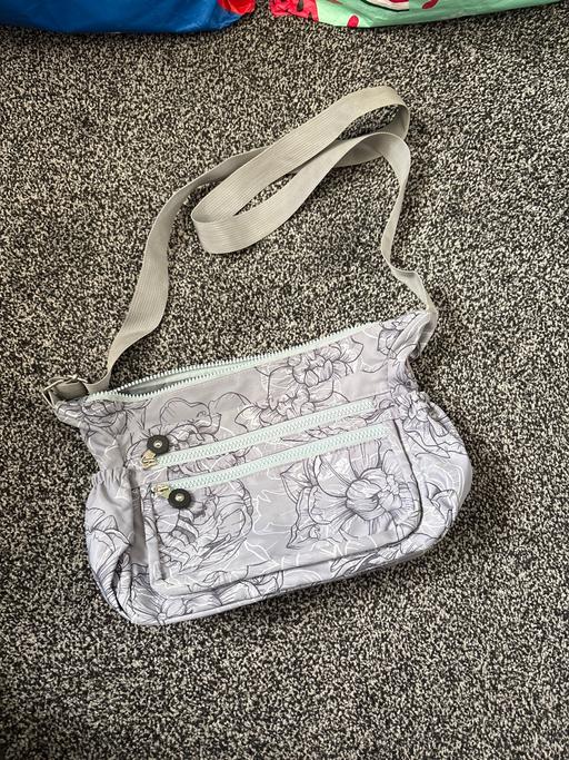Buy & Sell Woodsetton Dudley - Photos for Cross body bag