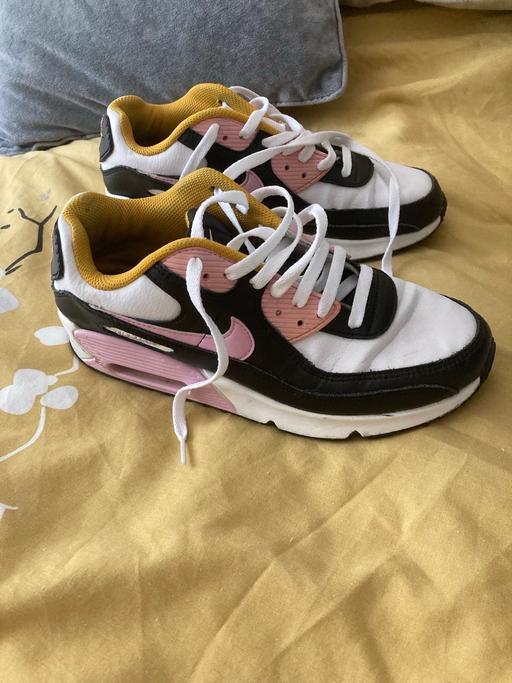 Buy & Sell West Midlands Sandwell - Photos for Nke Air trainers 5.5 ladies/girls