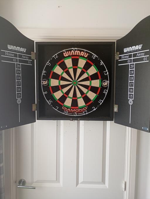 Buy & Sell Cambridgeshire South Cambridgeshire - Photos for winmau primal instinct cabinet and dart board
