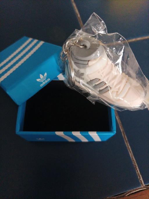 Buy & Sell West Midlands Dudley - Photos for Designer trainers keychains & boxes