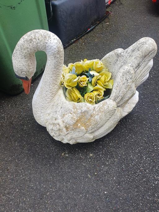Buy & Sell West Midlands Dudley - Photos for Beautiful Stone Swan , 2ft x 2ft , Quality,