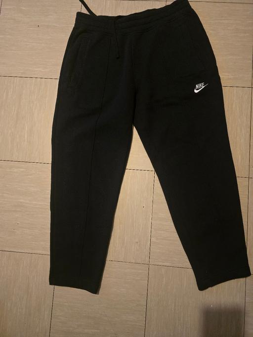 Buy & Sell Surrey Quays South East London - Photos for Black nike uncuffed wide leg jogger large