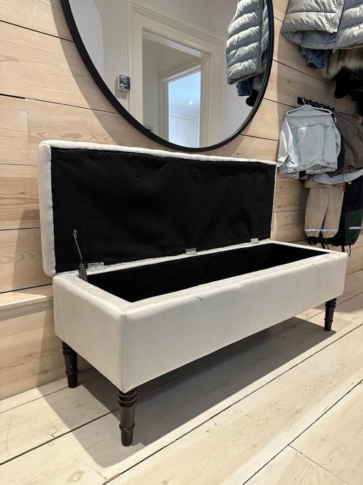 Buy & Sell West London Holland Park - West London - Photos for Storage Ottoman/Bench