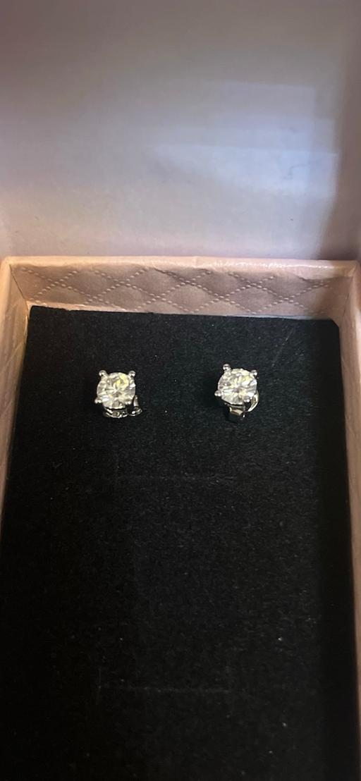 Buy & Sell Barking and Dagenham Dagenham - Barking and Dagenham - Photos for Flawless diamond stud earrings