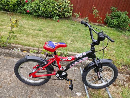 Buy & Sell West London Hillingdon - Photos for KIDS AMMACO BIKE BICYCLE