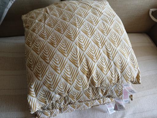 Buy & Sell Nottinghamshire Broxtowe - Photos for M&S Cushions)