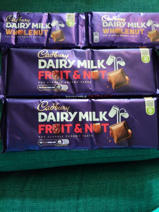 Buy & Sell West Midlands Sandwell - Photos for Cadbury chocolate x4