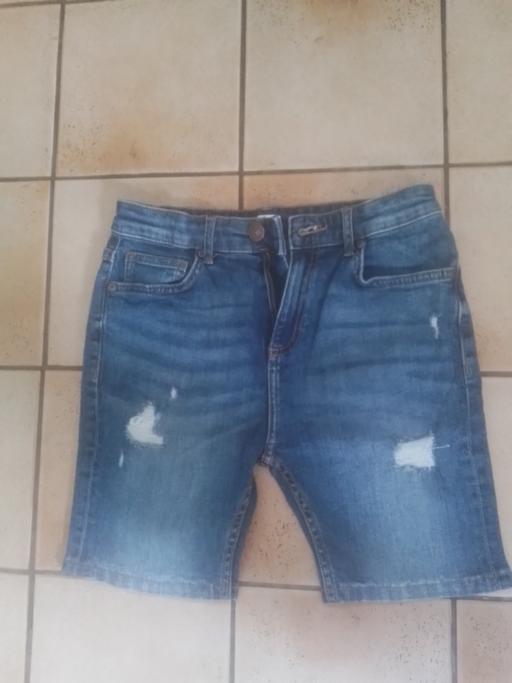Buy & Sell Streetly Walsall - Photos for BOYS RIVER ISLAND SHORTS