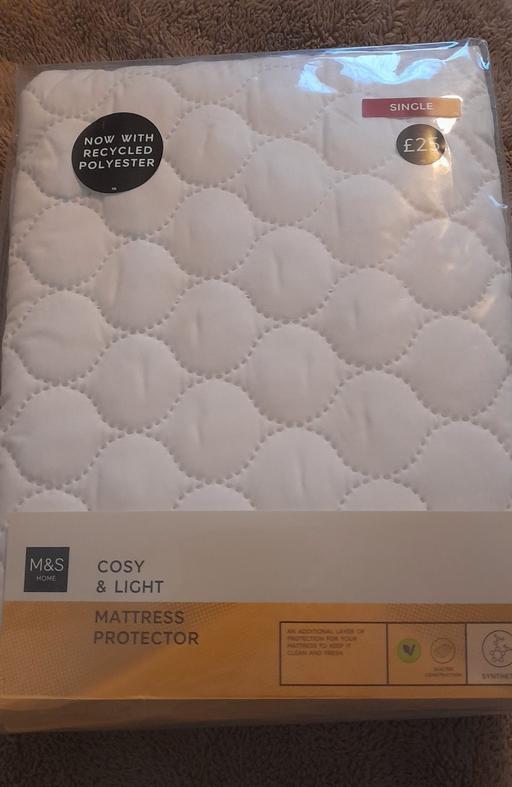 Buy & Sell Nottinghamshire Broxtowe - Photos for M&S mattress protector)