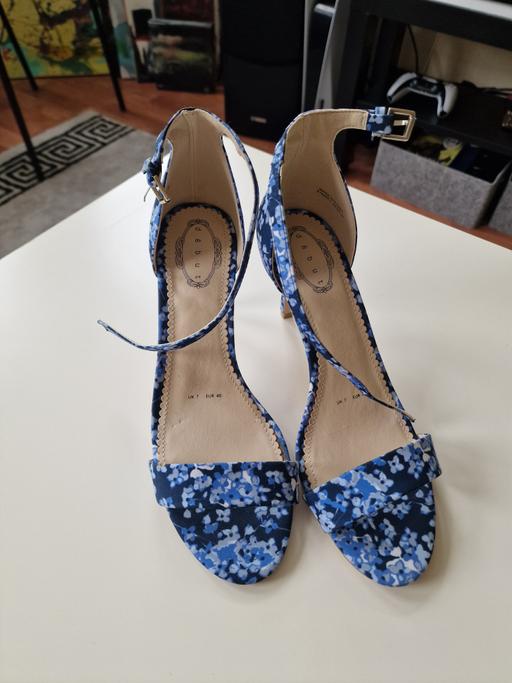 Buy & Sell Grange Park North London - Photos for Debut Blue Floral Heeled Sandals