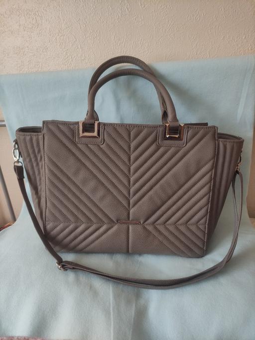 Buy & Sell Grafton Street Industrial Estate West Northamptonshire - Photos for Ladies bag