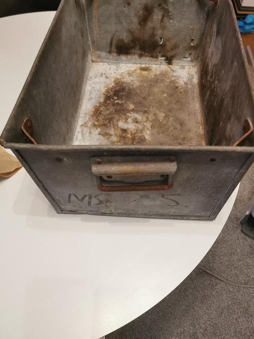 Buy & Sell Preston Preston - Photos for Galvanised Vintage Tote Pan. great planter