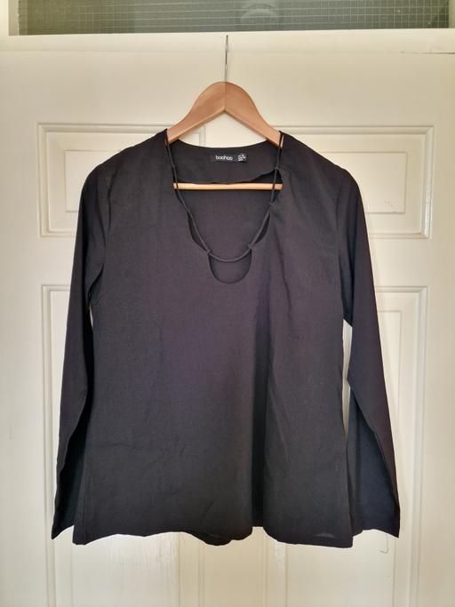 Buy & Sell Grange Park North London - Photos for ✨ Boohoo Black Cutout Long Sleeve Top