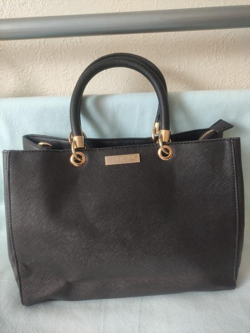 Buy & Sell Grafton Street Industrial Estate West Northamptonshire - Photos for Carvela bag