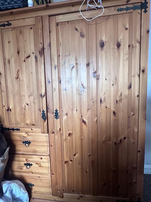 Buy & Sell London Luton Airport Luton - Photos for Strong Wardrobe for Sale