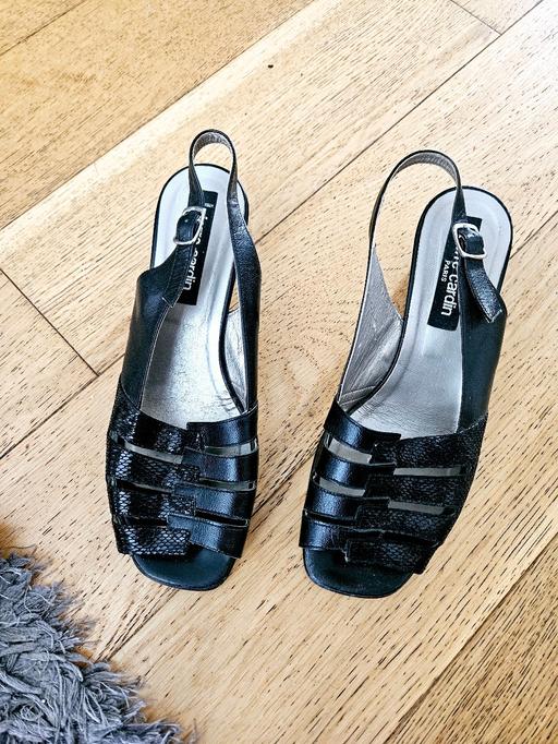 Buy & Sell Newton Doncaster - Photos for Pierre Cardin sandals, size 5