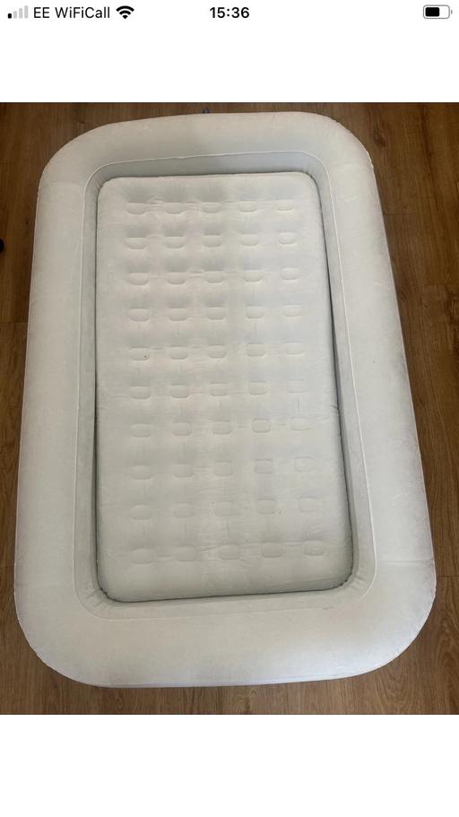 Buy & Sell Cradley Heath Sandwell - Photos for Travel cot/Kid’s airbed - Intex (with sides)