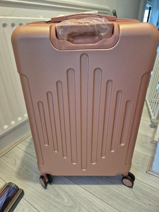 Buy & Sell Shacklewell North London - Photos for Suitcases
