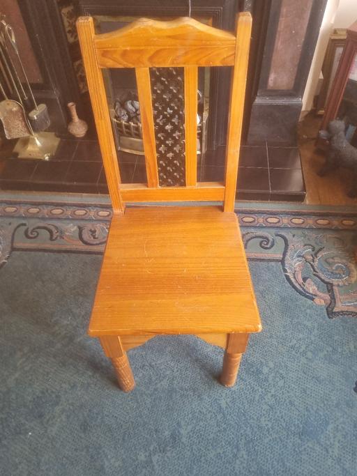 Buy & Sell Brewood South Staffordshire - Photos for Nice solid table and 4 chairs
