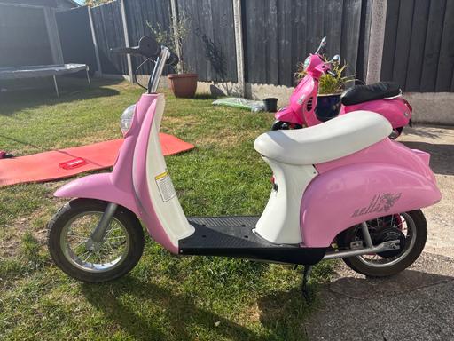Buy & Sell Dovecot Knowsley - Photos for Girls electric scooter