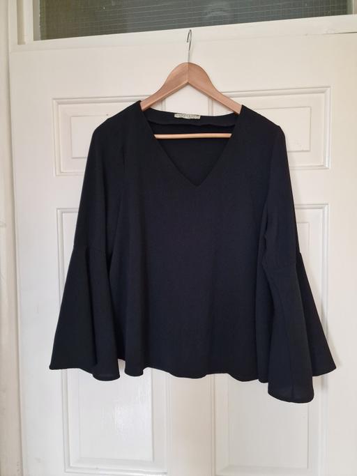 Buy & Sell Grange Park North London - Photos for Innocence Black Bell Sleeve Top