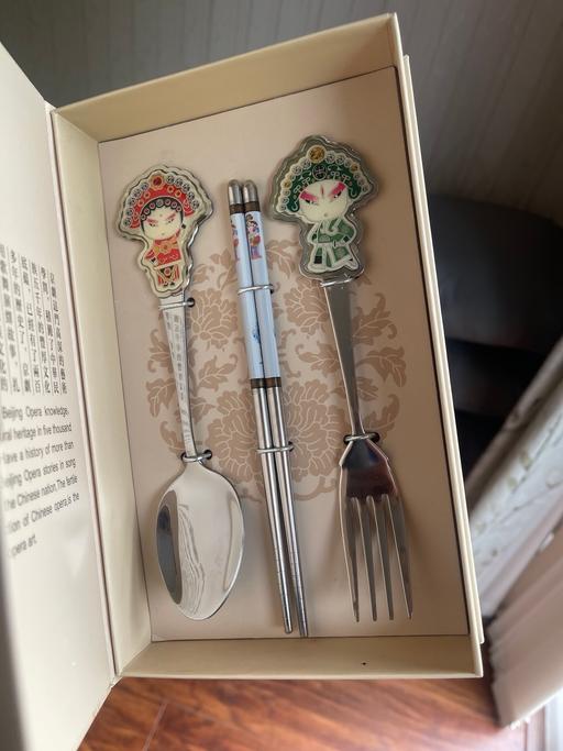 Buy & Sell Dingle Liverpool - Photos for Chinese cutlery with salt and pepper shaker