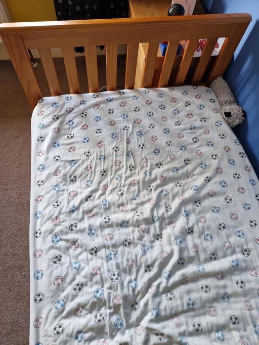 Buy & Sell North Harrow Harrow - Photos for solid pine bed