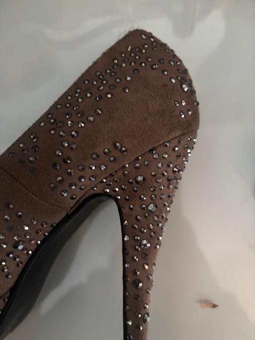 Buy & Sell Staffordshire Technology Park Stafford - Photos for Beige sparkly open toe heels size 5