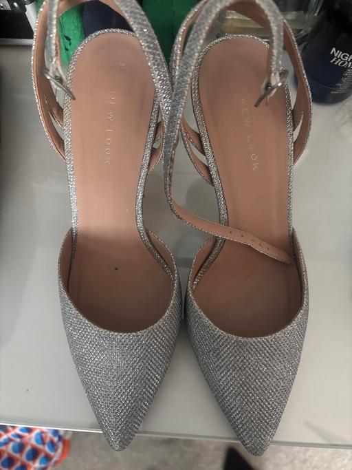 Buy & Sell Hixon Stafford - Photos for Size 5 silver sparkly strappy heels