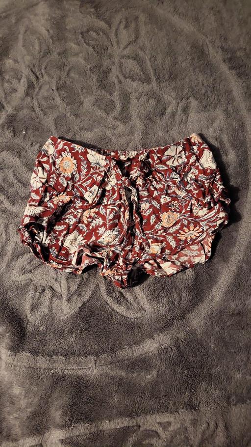 Buy & Sell Upper Holloway North London - Photos for Abercrombie & Fitch Floral Shorts Size S