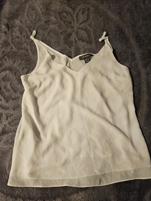 Buy & Sell Upper Holloway North London - Photos for Ladies Primark White Vest Top Size 10