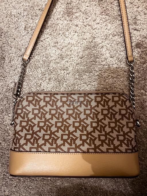 Buy & Sell Hook South West London - Photos for DKNY crossbody bag in great condition