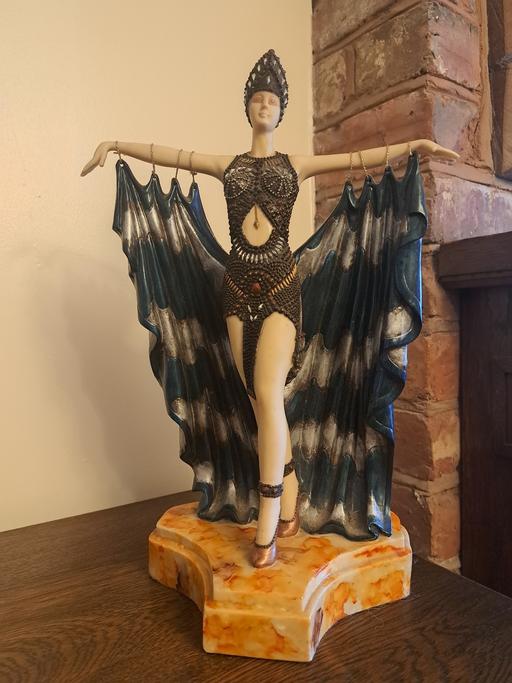 Buy & Sell Stourbridge Dudley - Photos for Beautiful figurine.