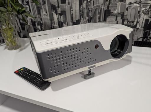 Buy & Sell Moseley Village Wolverhampton - Photos for Thundeal TD 96 Full HD projector