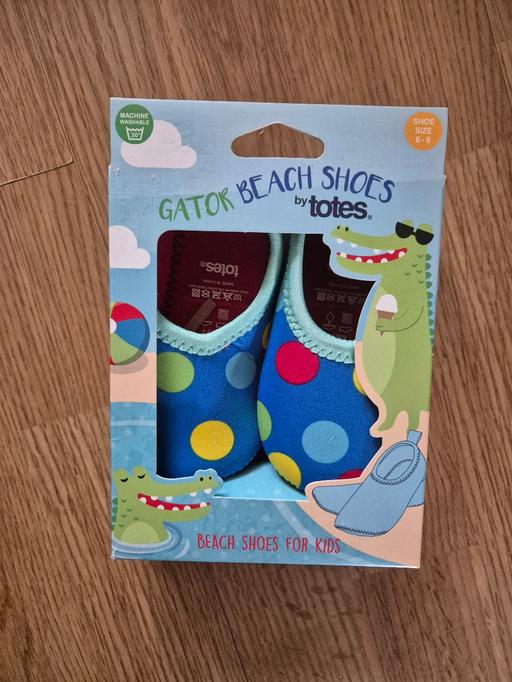 Buy & Sell Crumpsall Manchester - Photos for new Totes Gator Beach Shoes