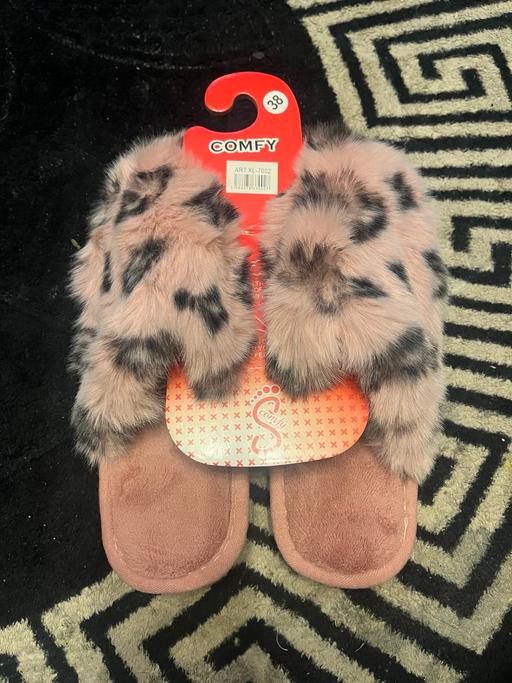 Buy & Sell Bells Mill Dudley - Photos for Women’s slippers