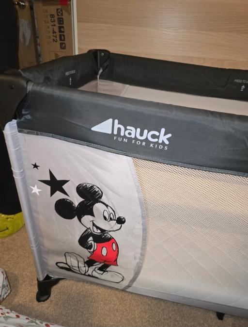 Buy & Sell Brentford Hounslow - Photos for Hauck travel bed and 2 mattresses