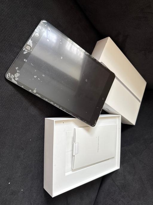 Buy & Sell Cranford Hounslow - Photos for iPad (8th Generation) Wi-Fi 32 GB