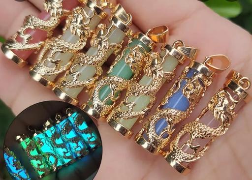 Buy & Sell Great Bridge Sandwell - Photos for 1 golden dragon pendant glow in the dark
