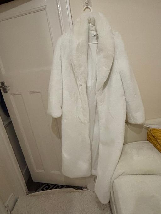 Buy & Sell North London West Green - North London - Photos for White Faux Fur Long Coat