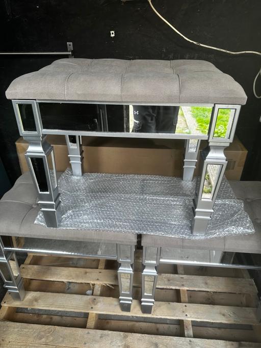 Buy & Sell Civic Centre Manchester - Photos for BRAND NEW MIRRORED BUTTON PRESSED STOOL