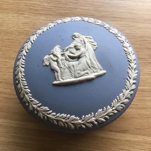 Buy & Sell Essington Wolverhampton - Photos for Blue Wedgewood trinket box