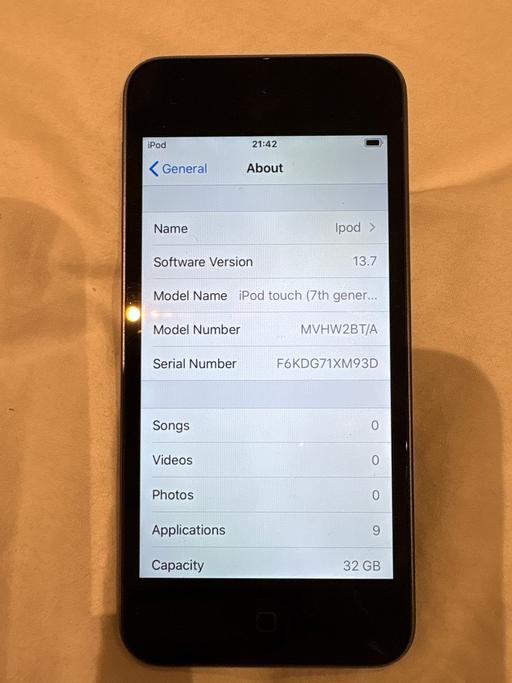Buy & Sell Chertsey Runnymede - Photos for iPod touch 7th generation
