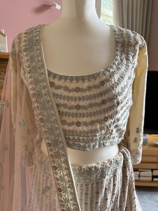 Buy & Sell Flush Kirklees - Photos for Beautiful off white lehenga