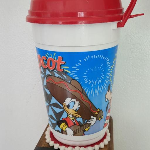 Buy & Sell Welling Bexley - Photos for Disney Epcot red and white popcorn bucket