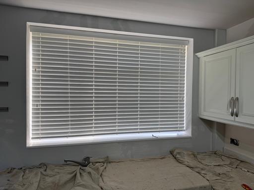 Buy & Sell Addington Village Station South East London - Photos for White wooden blinds